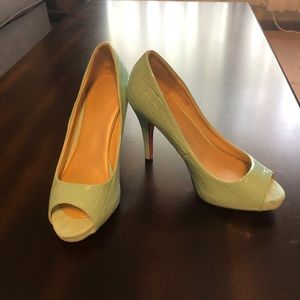 Mint ShoeDazzle Peep Toe Heels